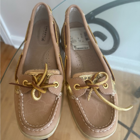 Micheals Kors Hamilton, Wallet + Sperrys - Picture 8 of 9